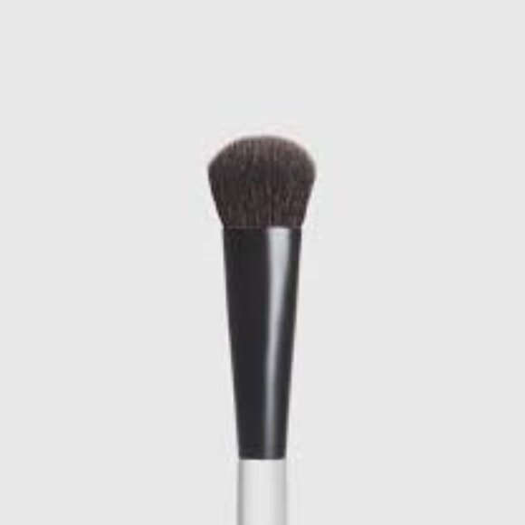 PRICE DROP ✅ Makeup By Mario #F5 Concealer Brush ✨ BNIB - Picture 2 of 5